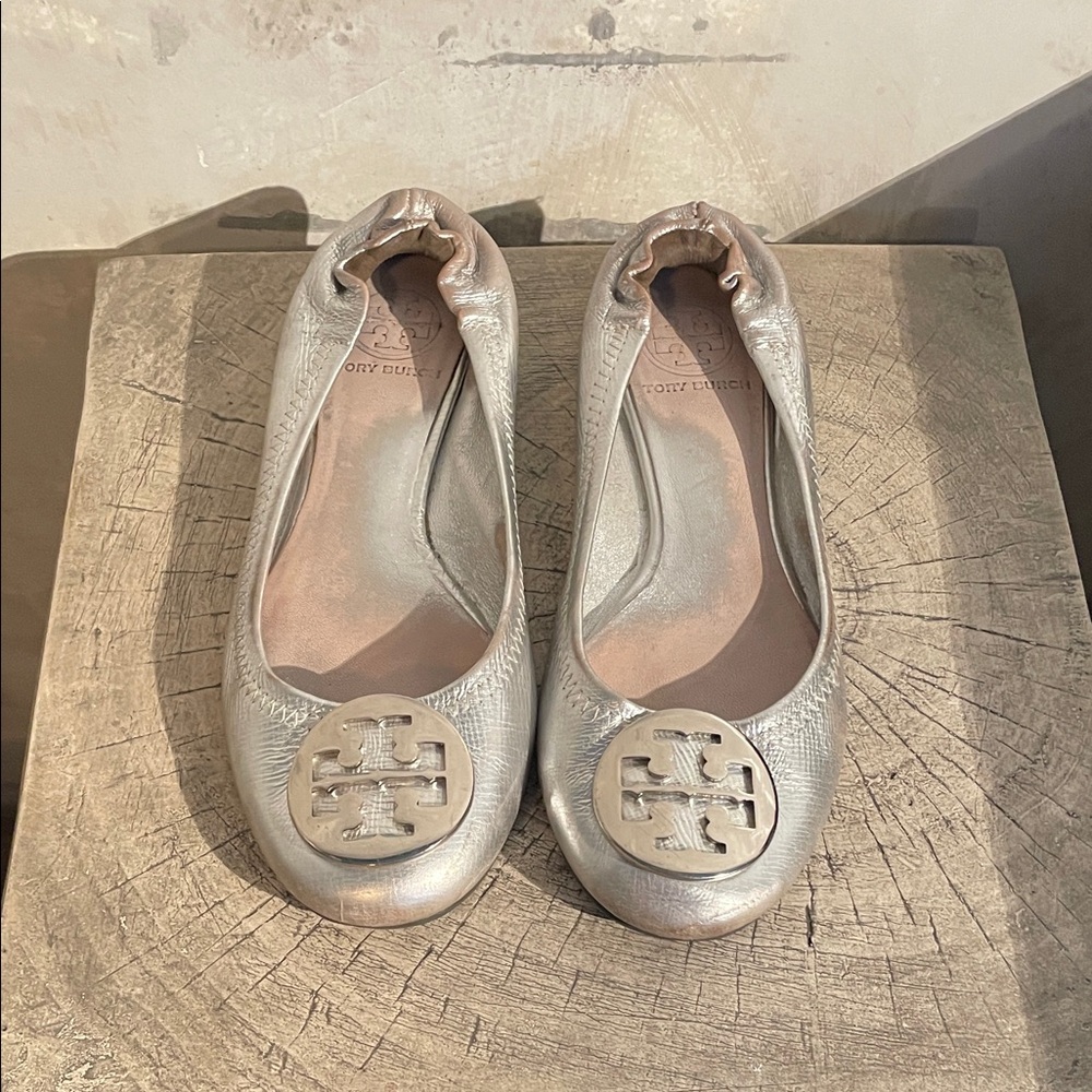 Tory Burch Metallic Silver Loafers